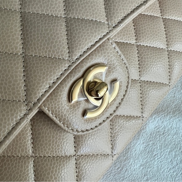 Chanel Medium Classic Beige - Microchip - Picture 3 of 11